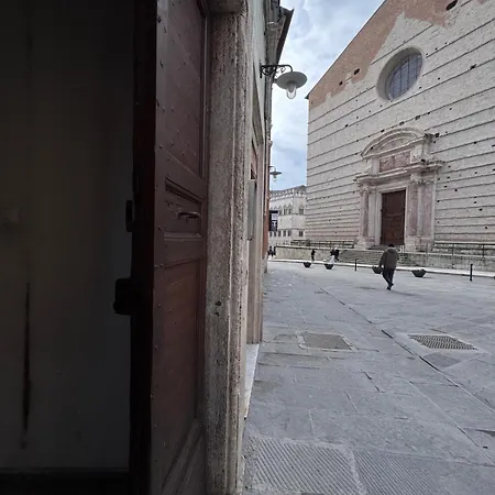 Raffinato Di Fronte Al Duomo Perugia